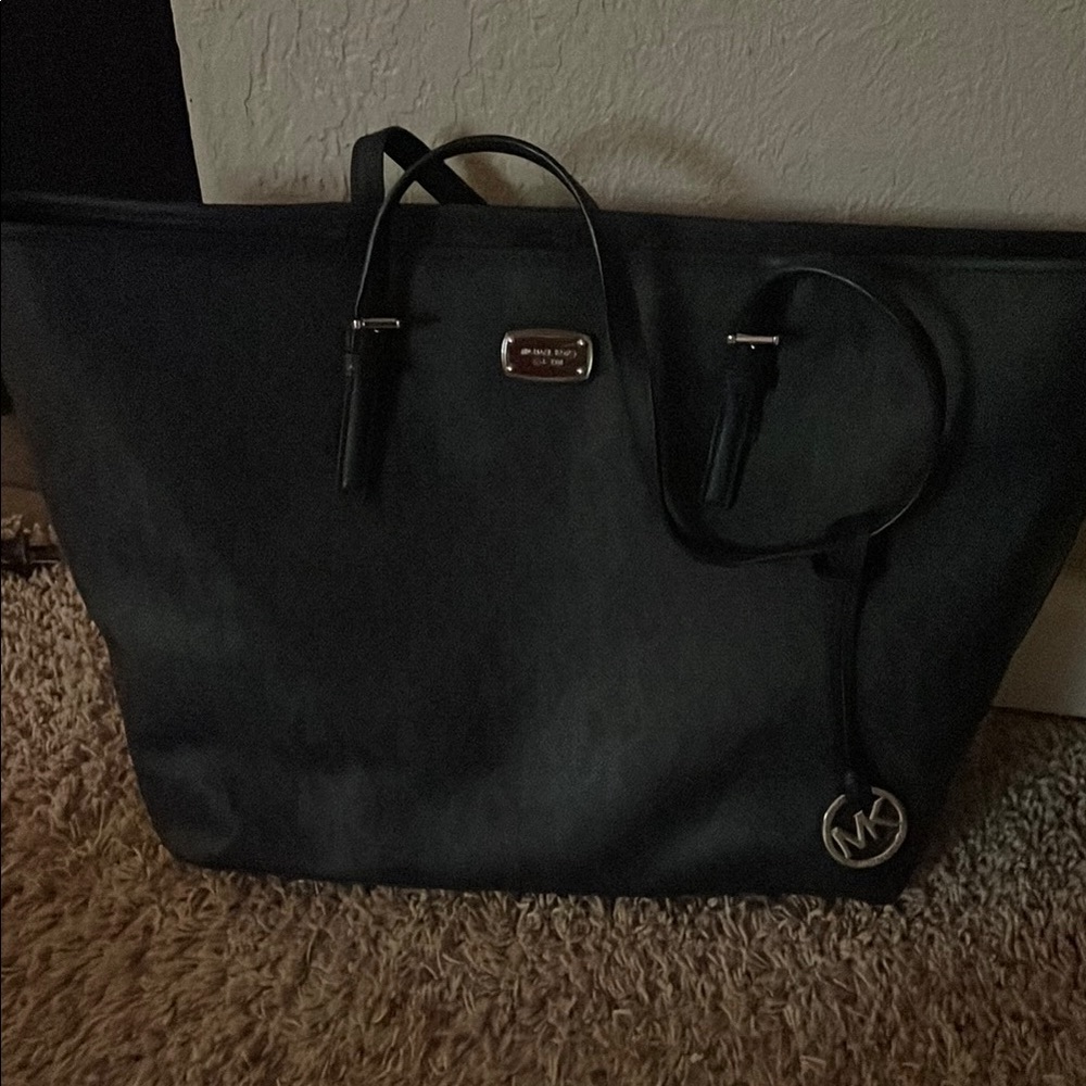 Michael Kors Black Tote Bag with Sleek Design